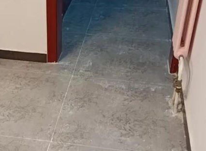 白云鄂博瓷砖空鼓维修公司分享下白云鄂博地砖空鼓了怎么办